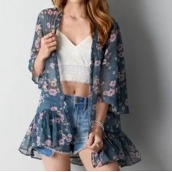 American Eagle Outfitters Sweaters - ❄️TAKE 50% OFF LIST PRICE❄️ 🌟HOST PICK🌟AE floral kimono